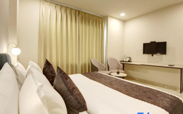 Saltstayz Select - Golf Course Road & Sector 27