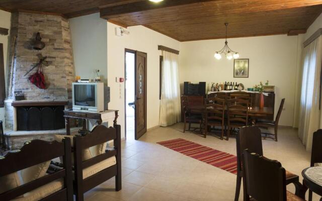 Elia Maisonette Therissos