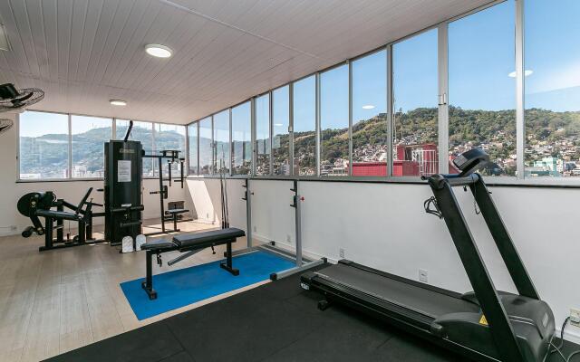 Studio Moderno com Piscina no Rooftop #CA48