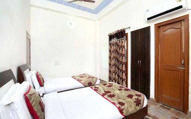 OYO 7609 Hotel Dolphin
