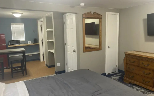 Cabins on Main Longmont