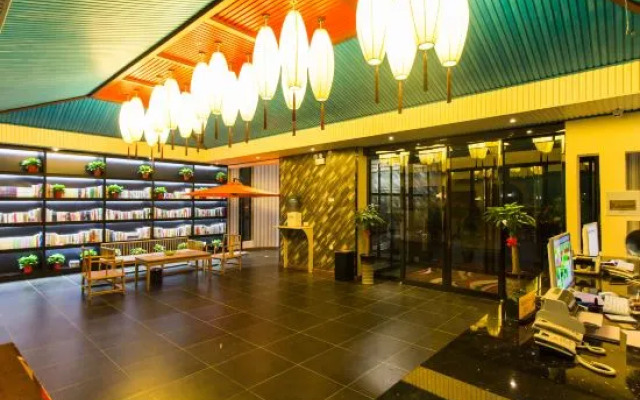 Yixian Sunshine Travel Inn (Xinxiang Hongmen University Town Branch)