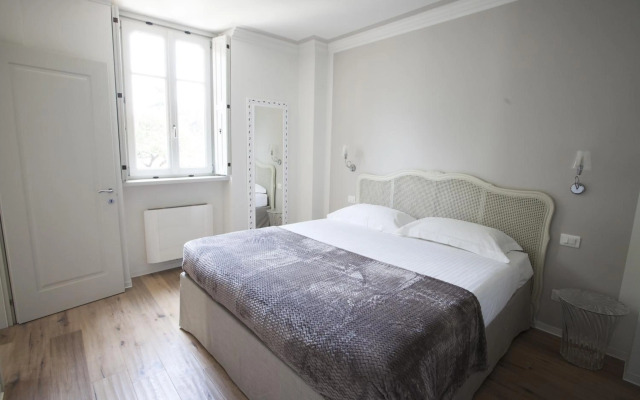 Villa Italia Luxury Suites and Apartments