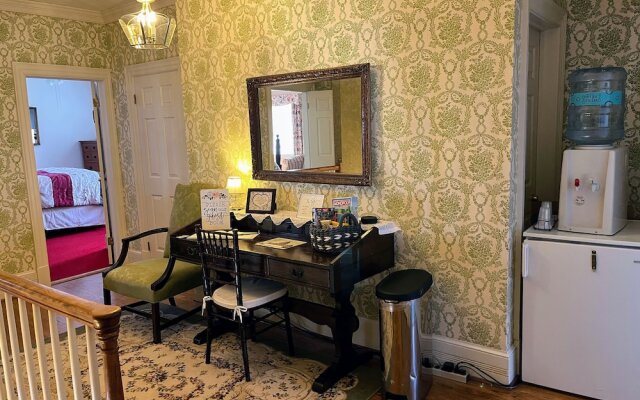 The Virginia Cliffe Inn