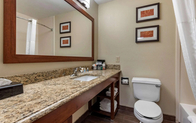 Comfort Suites Terre Haute University Area