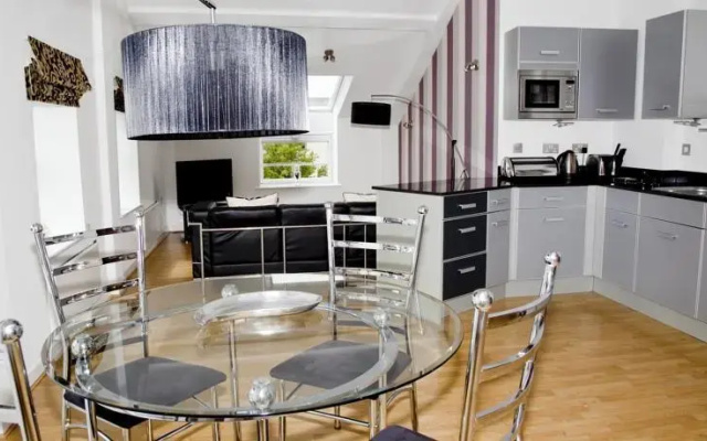 nightspace: Regent House Apartments