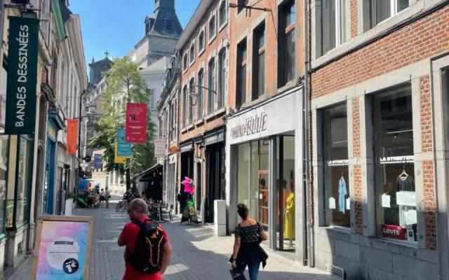 Le 25