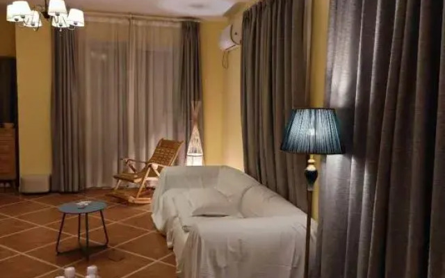 Luocheng Time Inn