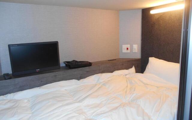 Bizcourt Cabin Susukino - Caters to Men