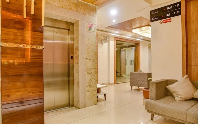 Capital O 82561 Hotel Om Palace