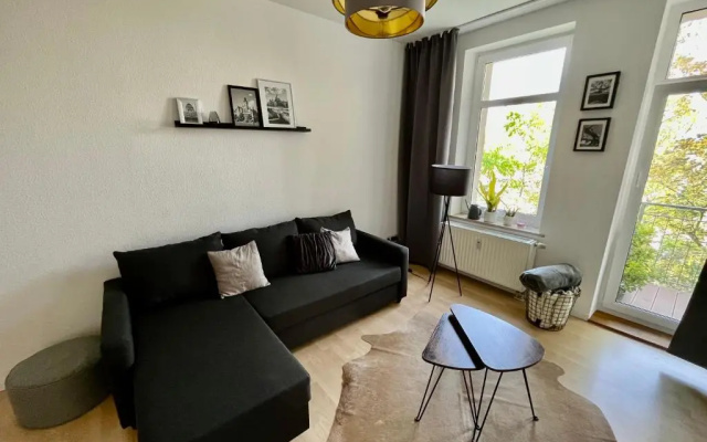Purer Luxus mit 2 Schlafzimmern, Balkon und Privat-Parkplatz