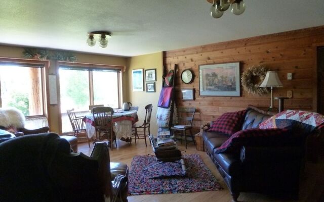 Paradise Gateway B&B and Vacation Homes