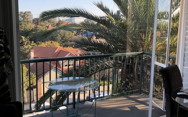 North Sydney Art Bed & Breakfast