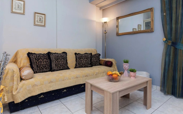 Chrisoupoli Cheerful 2 Bd Apt w Balcony