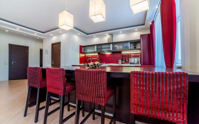 Европа Центр на улице Фролова 31