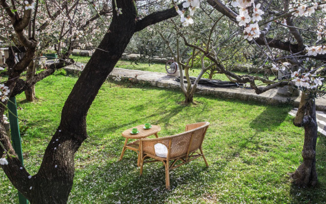 Bungalow In Sumartin, With Garden, Near The Sea