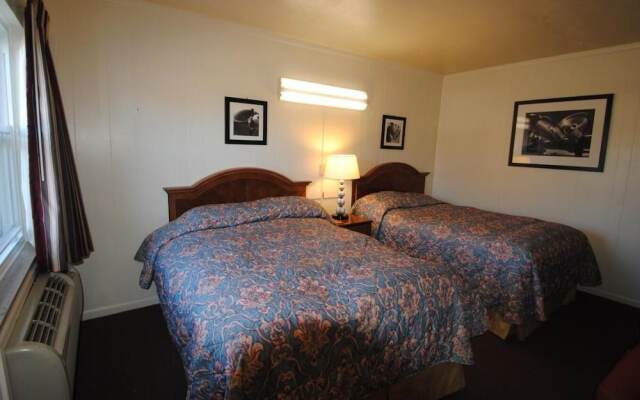 Lee High Inn