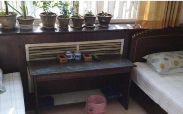 Tangshan Luxuan Inn