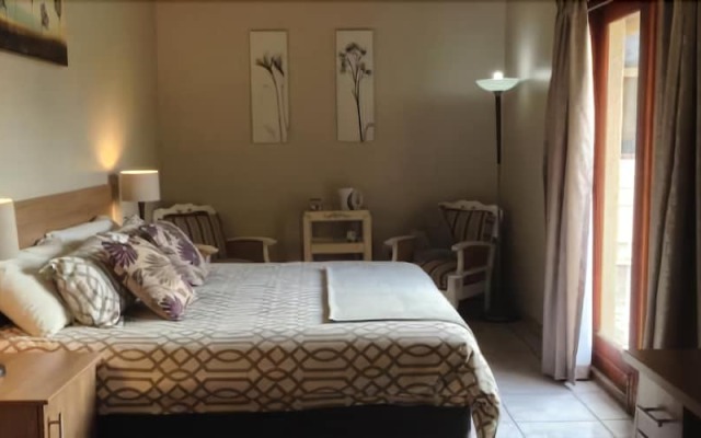 12 on Vaal Drive Guesthouse