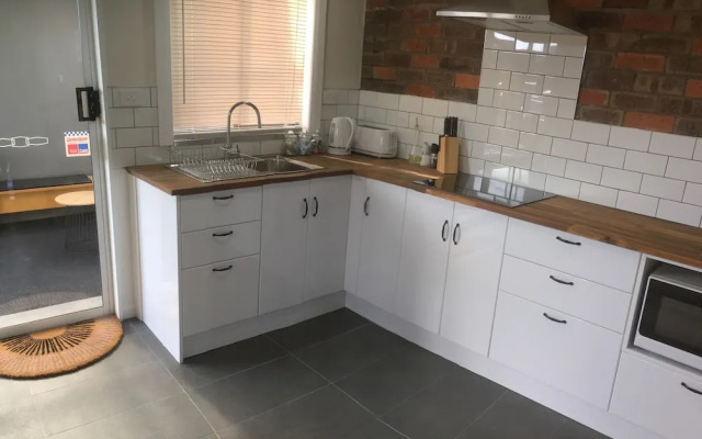 3ree Spacious & charming Apartment
