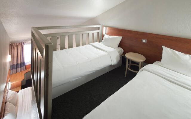 B&B HOTEL CHARTRES Le Forum (1)