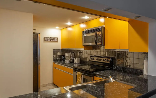 3 Bedroom Condo With Stunning Balcony View