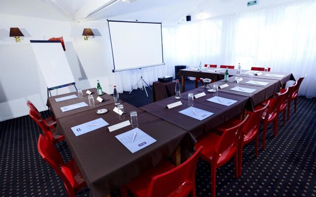 Hotel Kyriad Orleans Ouest