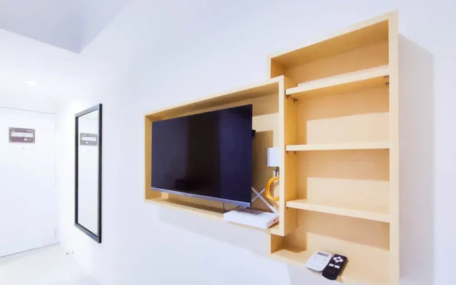 Cozy Studio At 9Th Floor Paltrow City Apartment