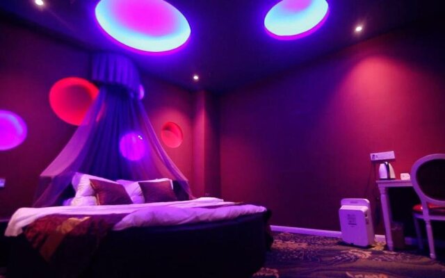 Very Impressed Theme Hotel