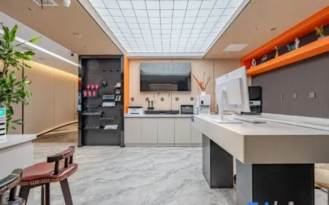 WoZhuai E-Sports Hub Hotel (Shandong University InCity, Jinan)