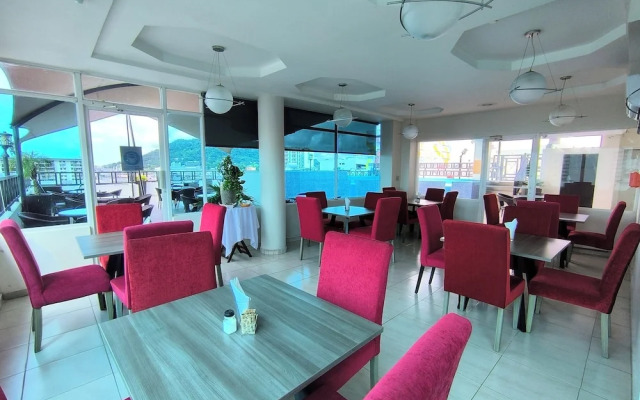 Hotel Bahia Suites