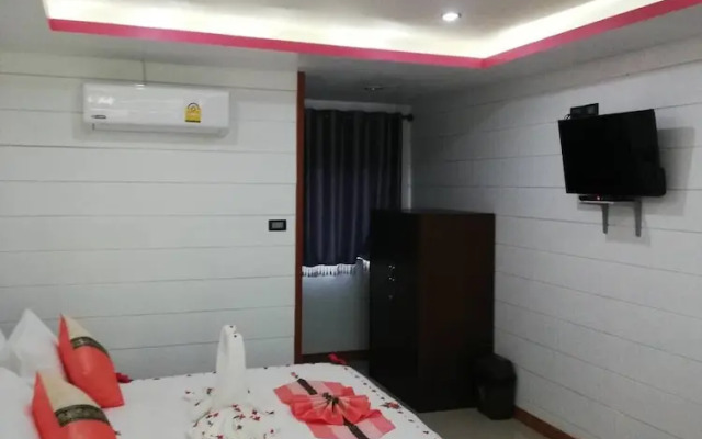 Phumiphat Resort  Koh Mook