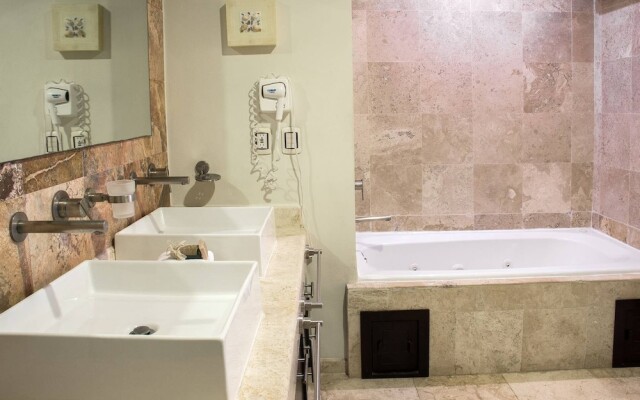 El Faro Reef 2bedroom