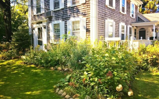 Isaiah Hall Bed & Breakfast Inn