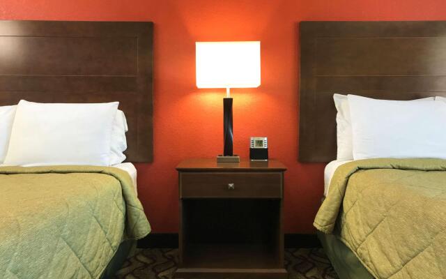 Super 8 By Wyndham Greensburg/Latrobe