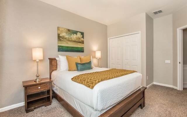 Updated Townhome, Near Conv Ctr, Universal & I-dr