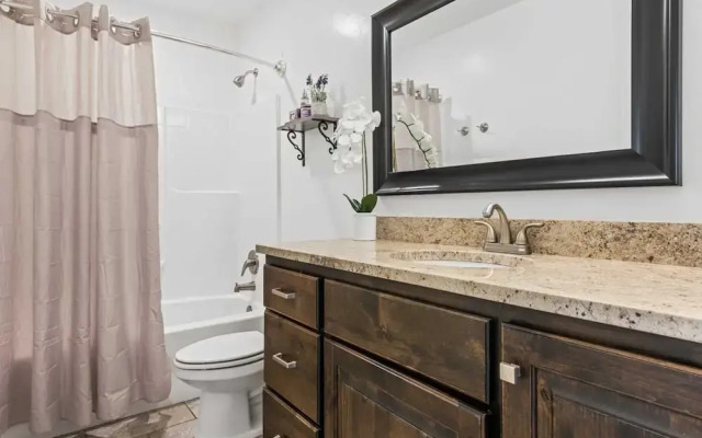 Narrow's Gateway 4 Bedroom Townhouse