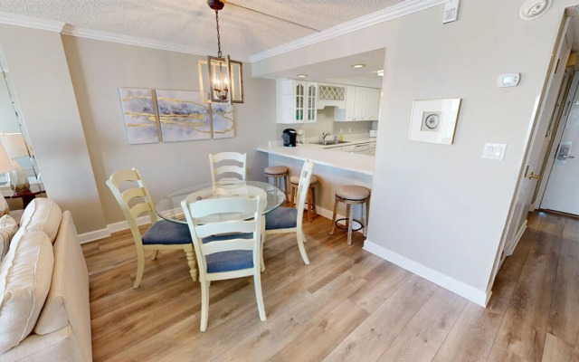 Beach House 202a 2 Bedroom Condo