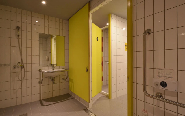 Taipei Travelers International Hostel