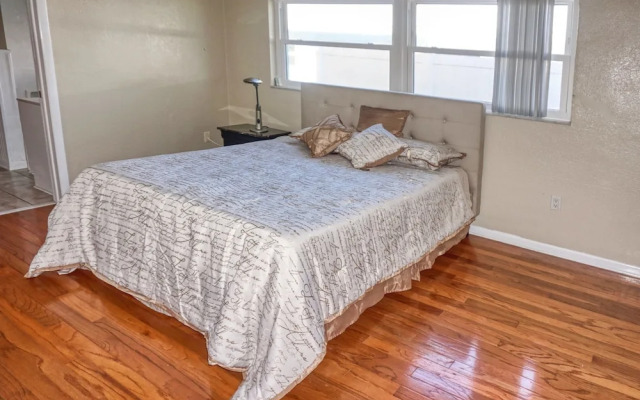 Treasure Island Luxury Intercoastal Home (745)