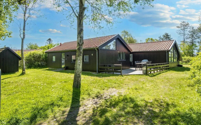 6 Person Holiday Home in Ebeltoft