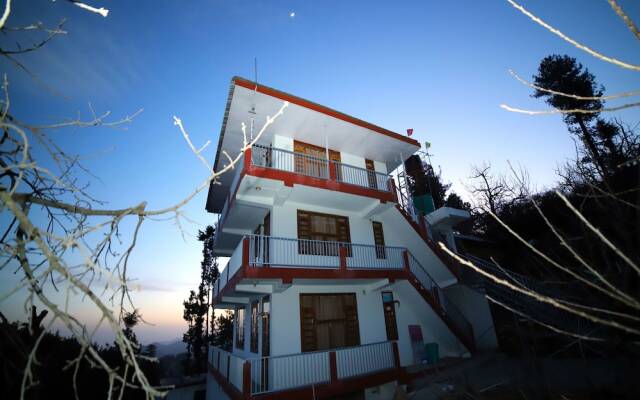 OYO 12137 Home North Moon Homestay