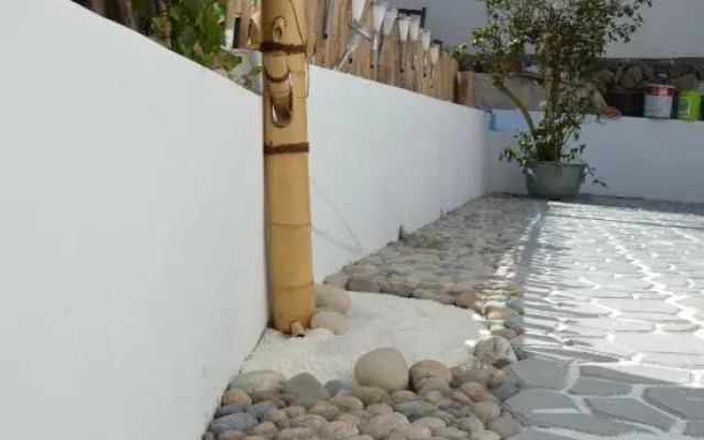 Houyuan Shatan Guesthouse
