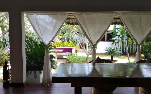 Villa Kalachuchi B&B