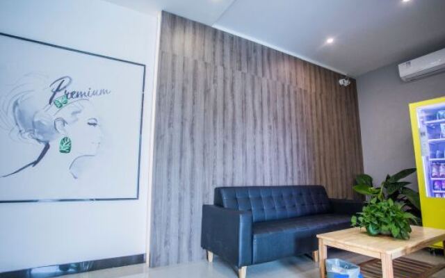 7 Days Premium Hotel (Sanya Daxiaodongtian Nanshan Temple)