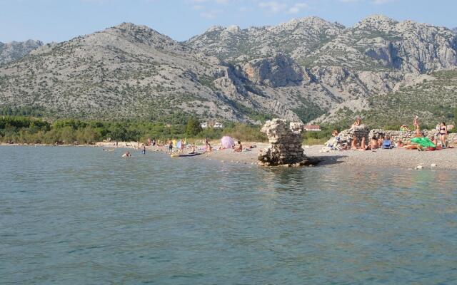 Apartment in Starigrad Paklenica only 200m from the sea