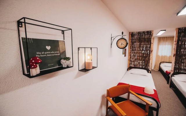 Plis Room - Old Bazaar