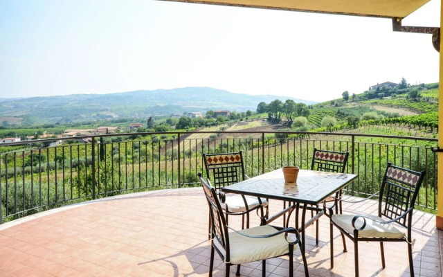Apartment With Lovely Pool