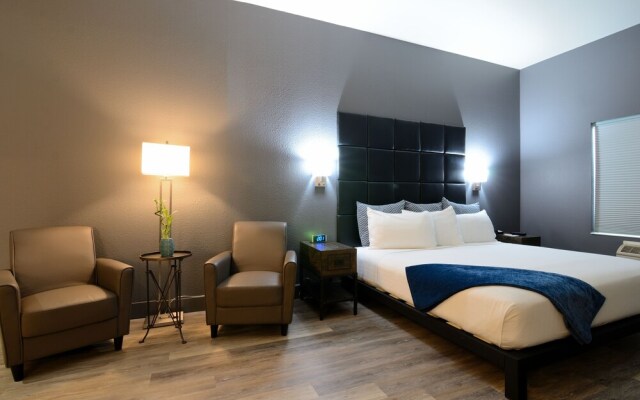 Wood River Inn & Suites