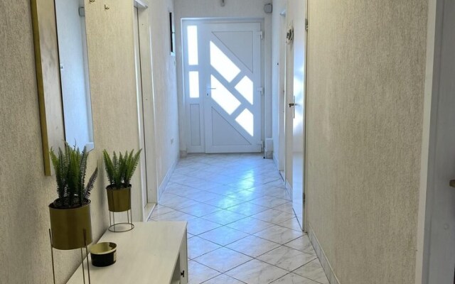 Spacious 2-bed Apartment in Cavtat